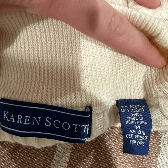Karen Scott Ribbed Cream mock neck Sweater. Collegiate, old money. 30% Wool - Picture 4 of 4